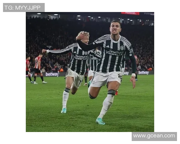 足球明星痛失亲人感人视频引发网友热议与深切哀悼 足球明星痛失亲人感人视频引发网友热议与深切哀悼