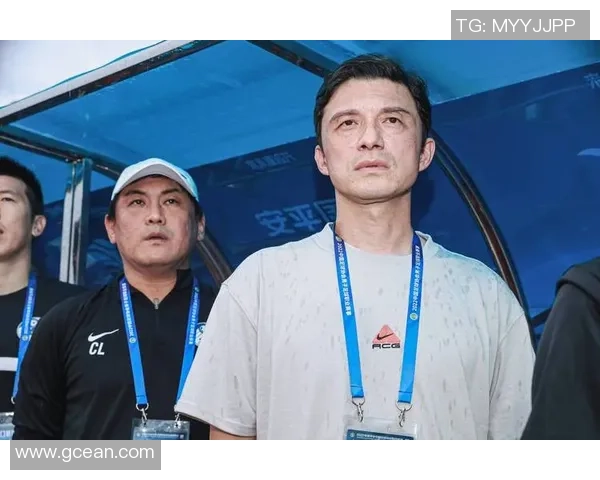 足球网红亲荐足球明星背后的故事与精彩瞬间分享